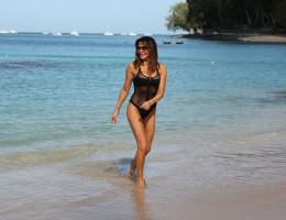 Lizzie Cundy photo #