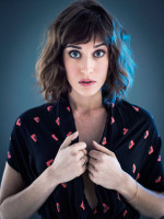 Lizzy Caplan photo #