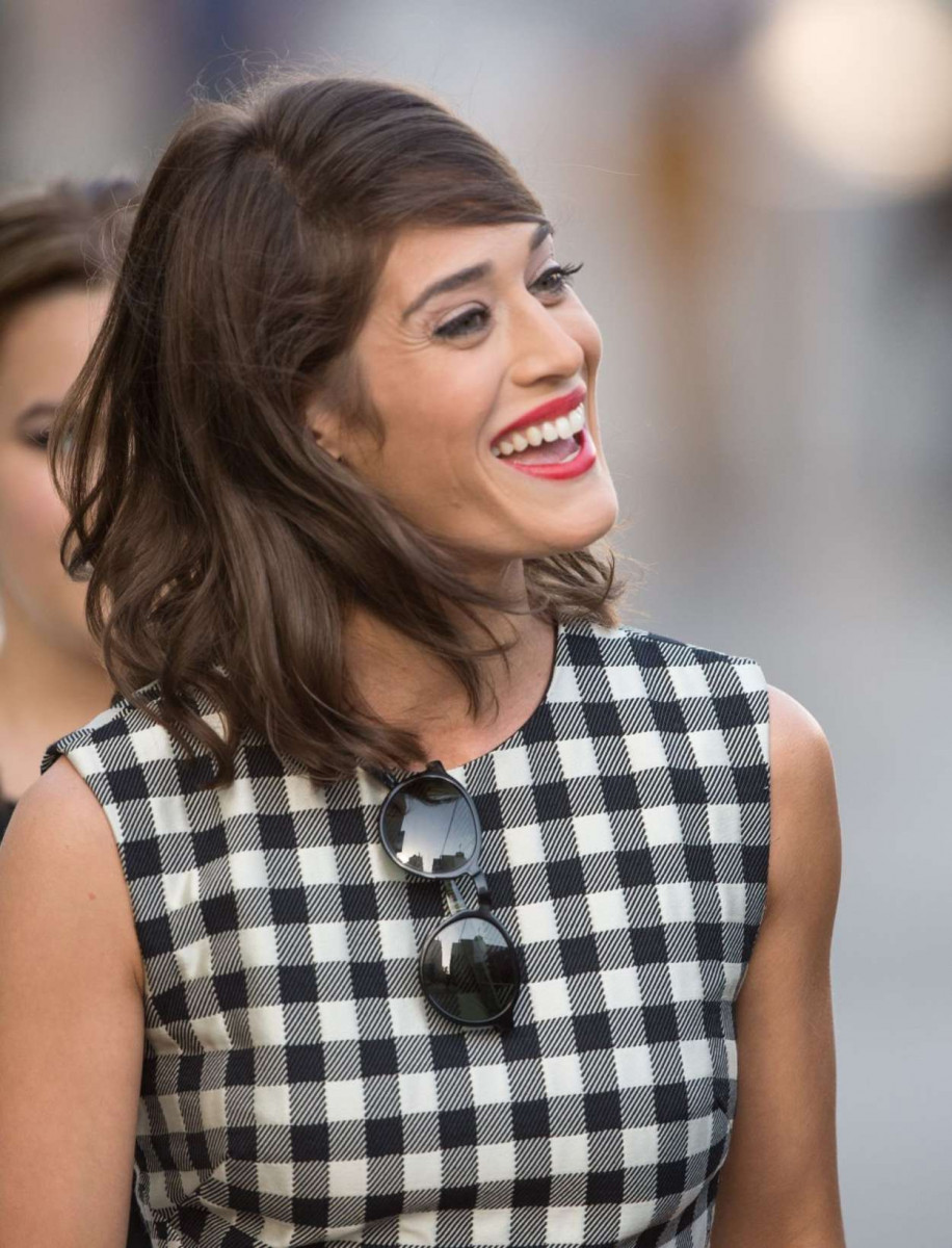 Lizzy Caplan: pic #782568