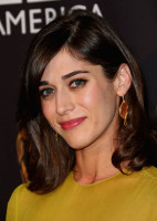 Lizzy Caplan photo #