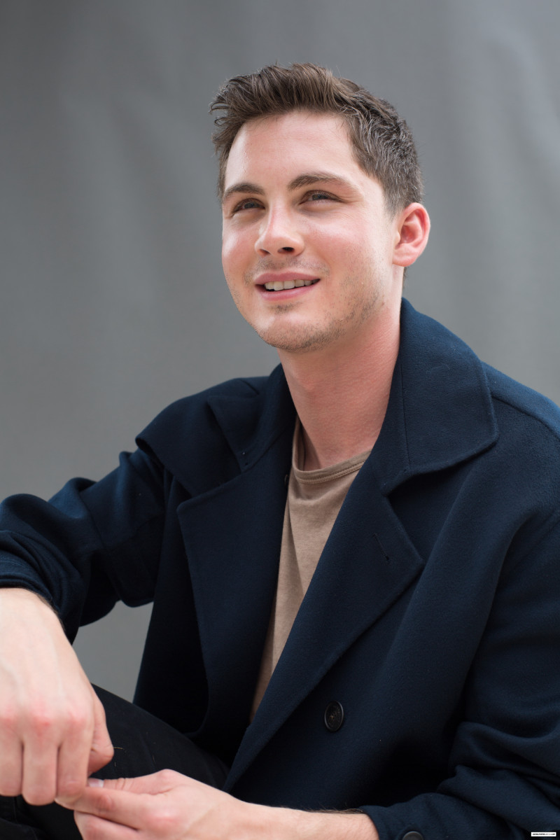 Logan Lerman: pic #737571