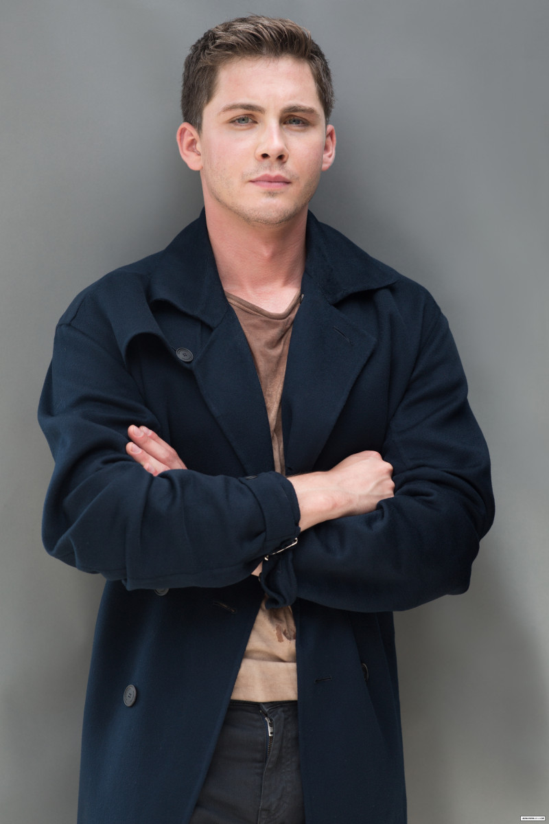 Logan Lerman: pic #737572