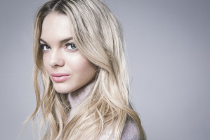 Louisa Johnson photo #