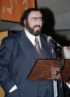 Luciano Pavarotti photo #
