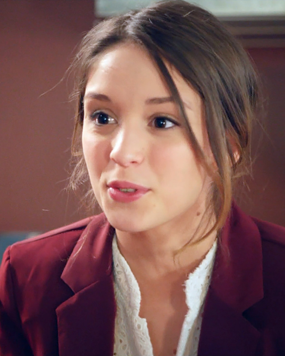 Lucie Bourdeu: pic #917620