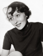 Luise Rainer photo #