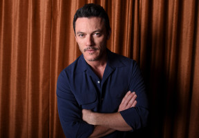 Luke Evans photo #