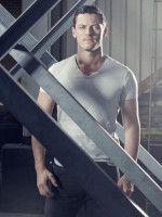 Luke Evans photo #