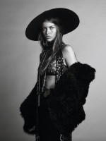 Luna Bijl photo #