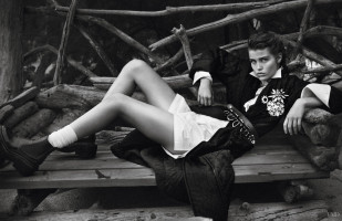 Luna Bijl photo #