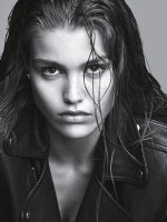 Luna Bijl photo #