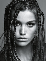 Luna Bijl photo #