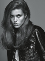 Luna Bijl photo #