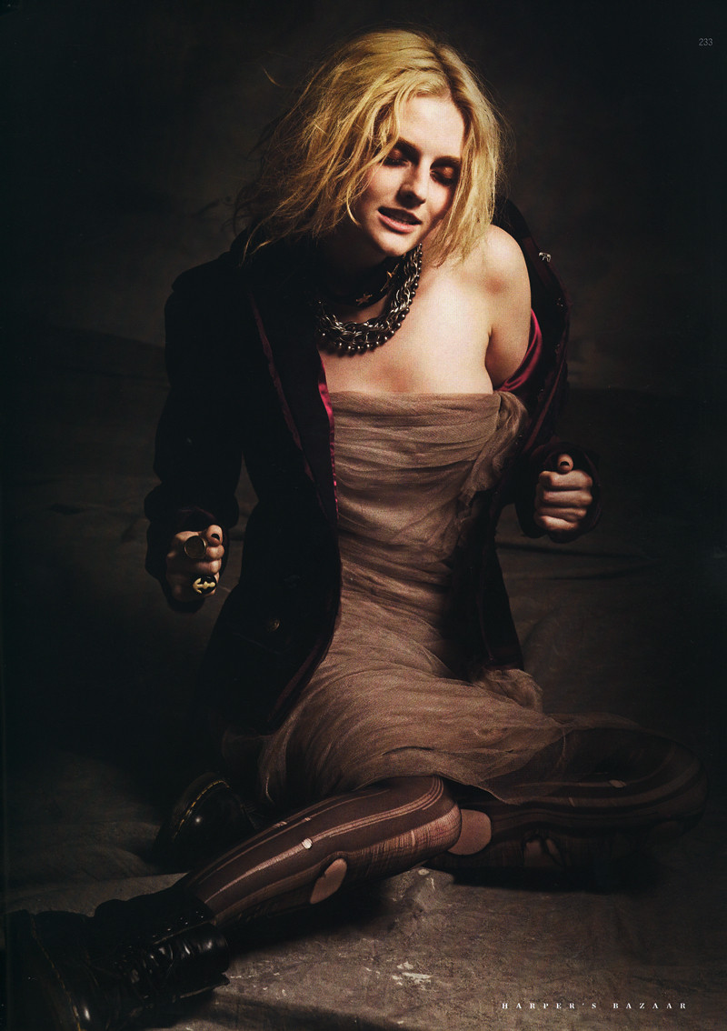 Lydia Hearst: pic #343569
