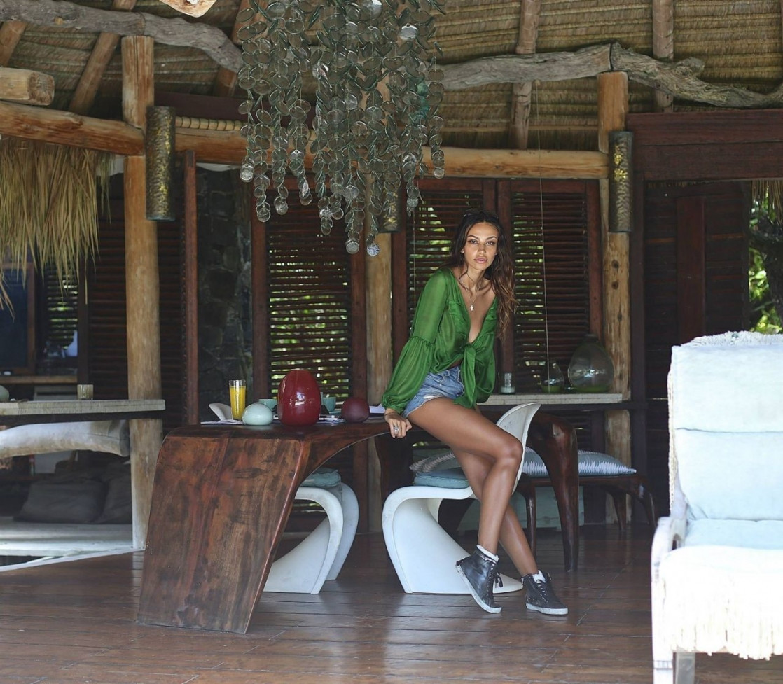 Madalina Ghenea: pic #912295