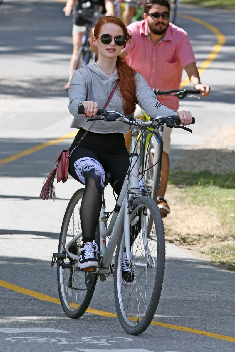 Madelaine Petsch: pic #948935