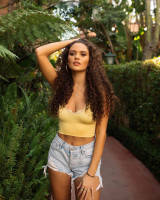 Madison Pettis photo #