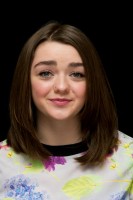 Maisie Williams photo #