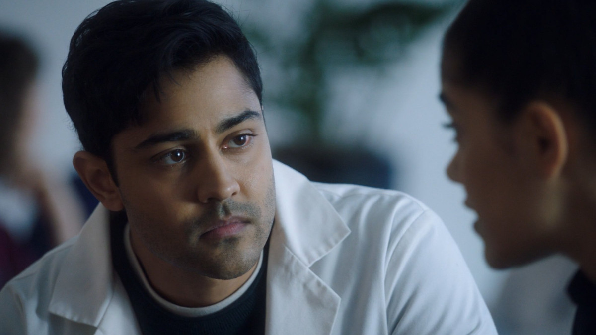 Manish Dayal: pic #1229855