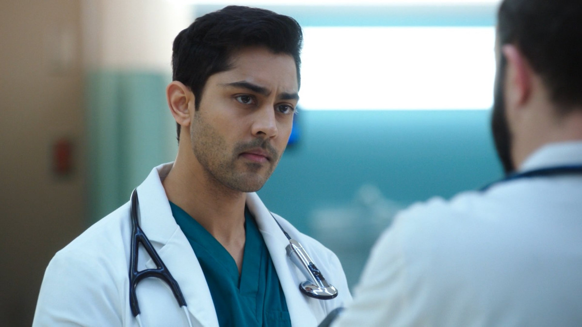 Manish Dayal: pic #1220772