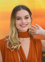 Margot Robbie photo #