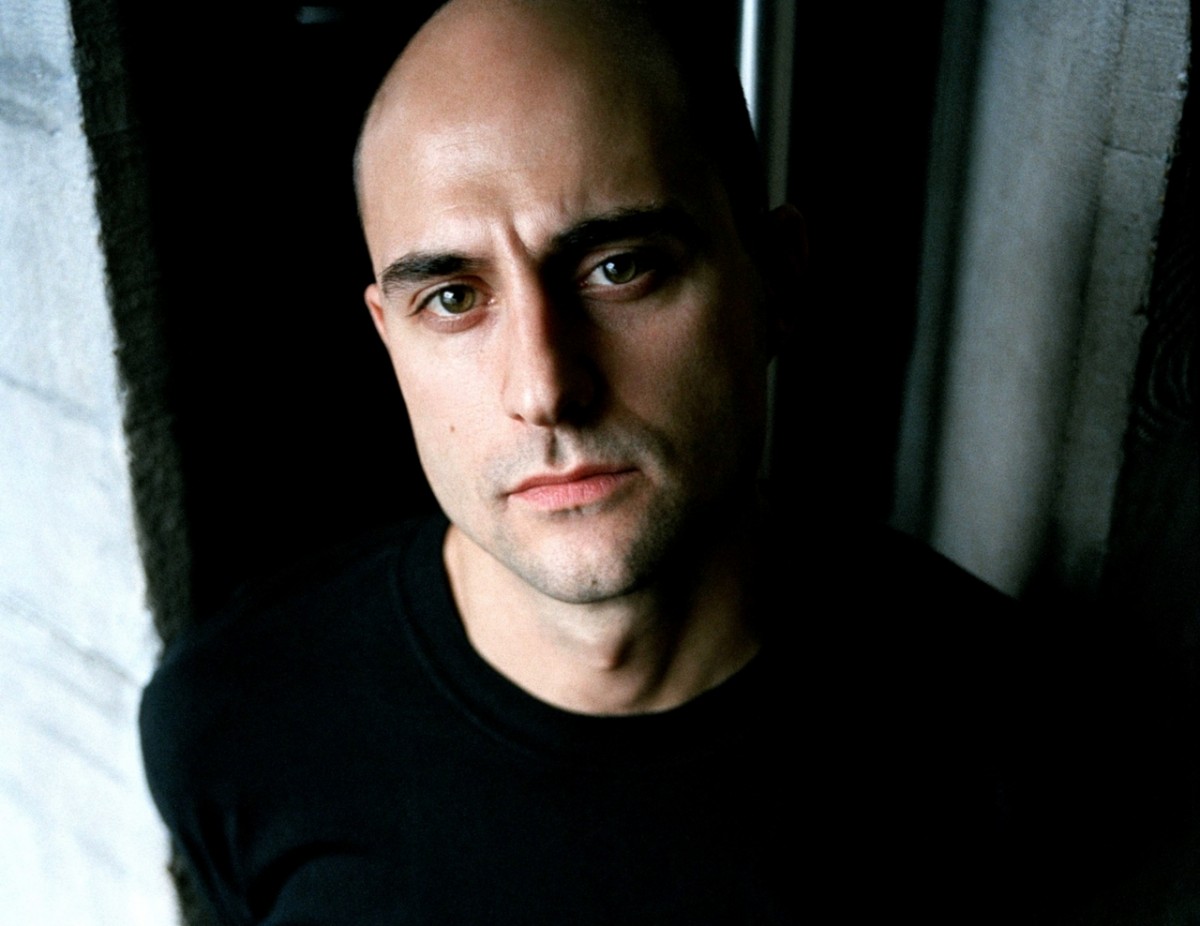 Mark Strong: pic #437079