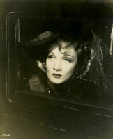 Marlene Dietrich photo #