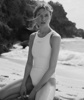 Martha Hunt photo #