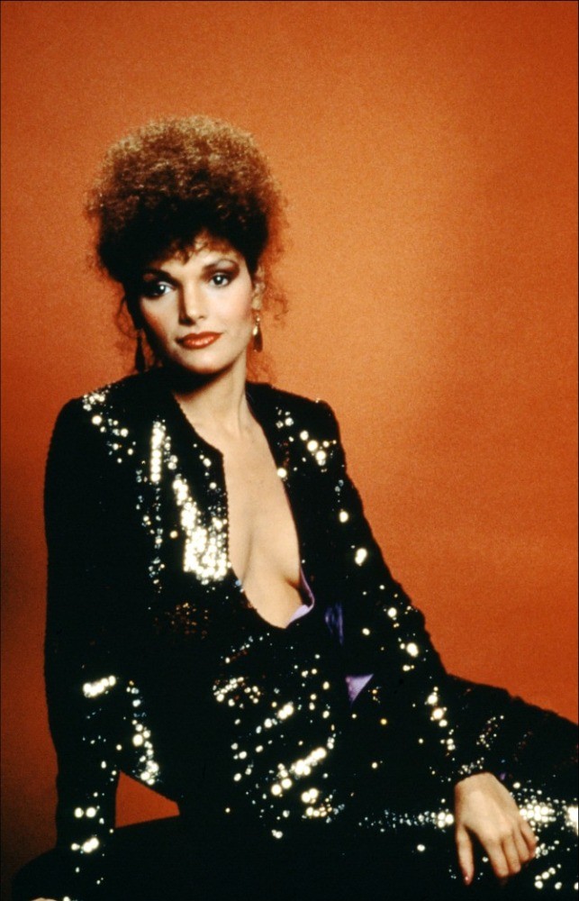 Mary Elizabeth Mastrantonio: pic #330832