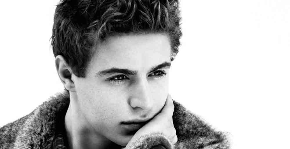 Max Irons: pic #680525