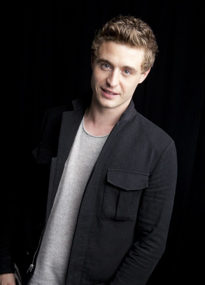 Max Irons: pic #673756