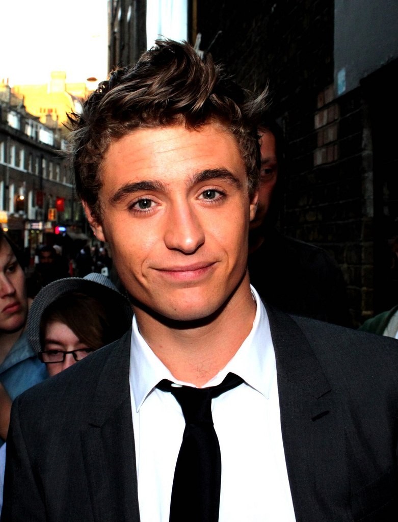 Max Irons: pic #674007