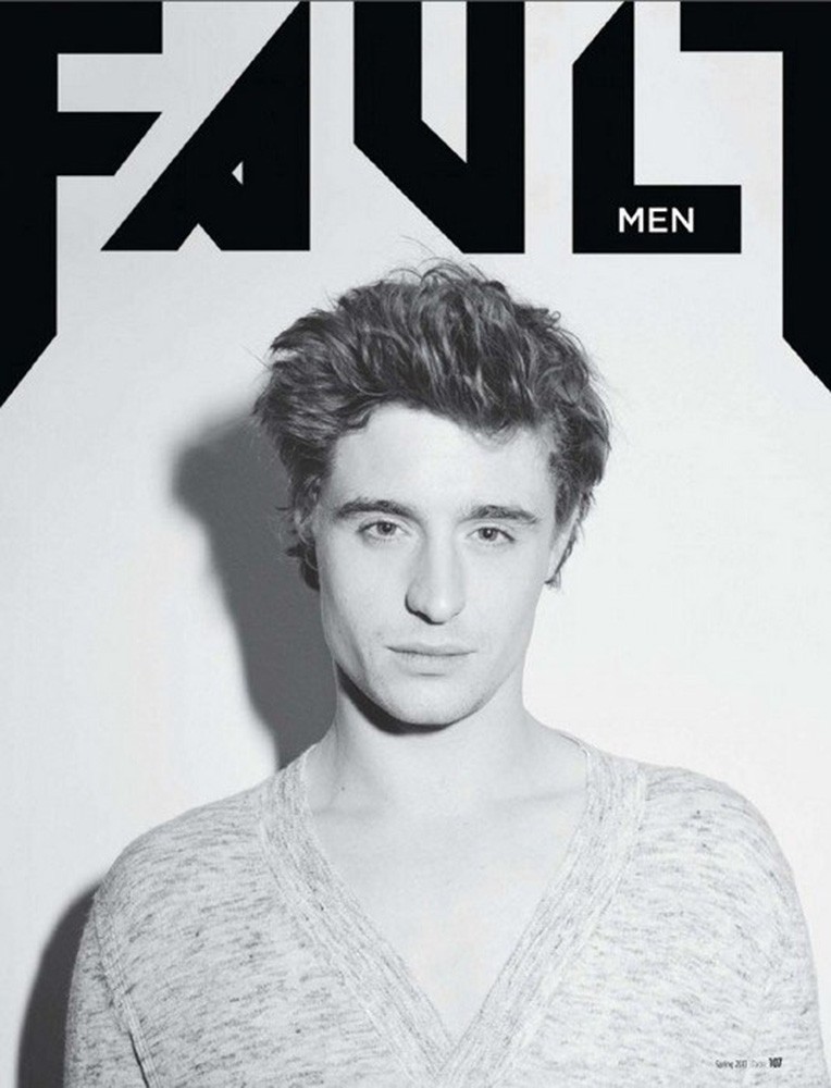 Max Irons: pic #673476