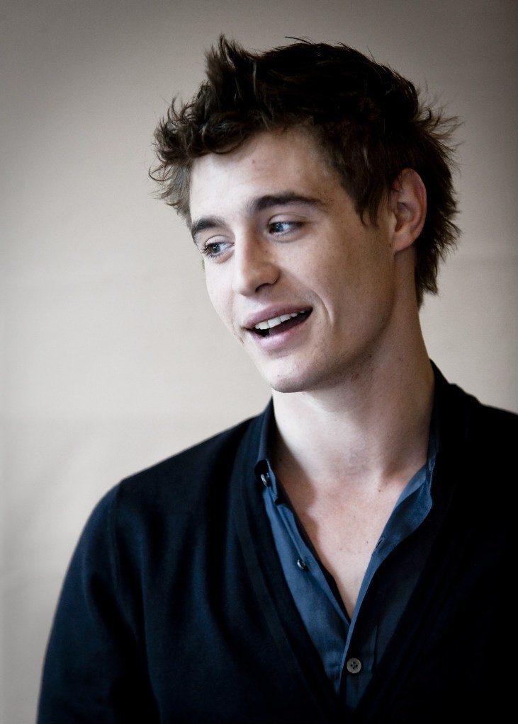 Max Irons: pic #675288