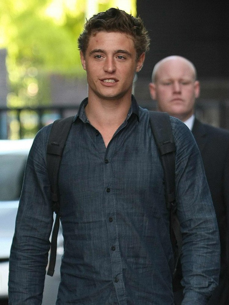 Max Irons: pic #672815