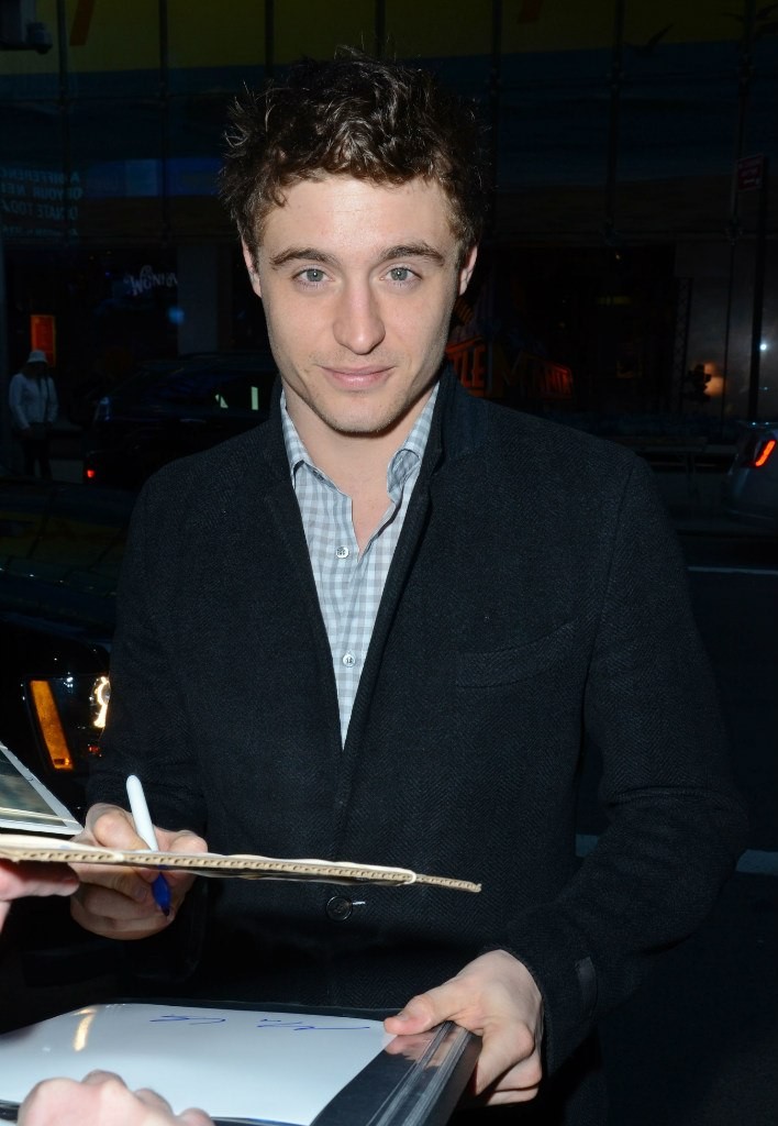 Max Irons: pic #676539