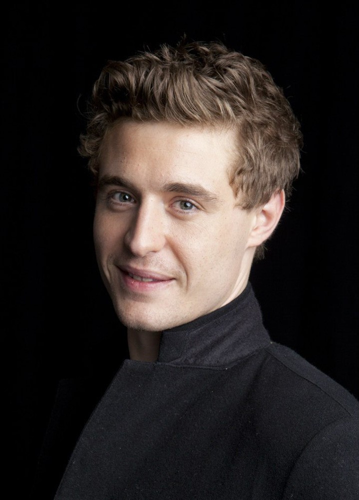 Max Irons: pic #675557