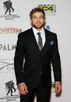 Max Thieriot photo #