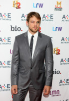 Max Thieriot photo #