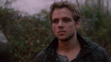 Max Thieriot photo #