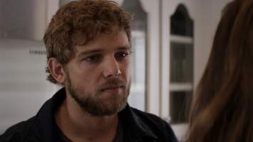 Max Thieriot photo #