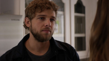 Max Thieriot photo #