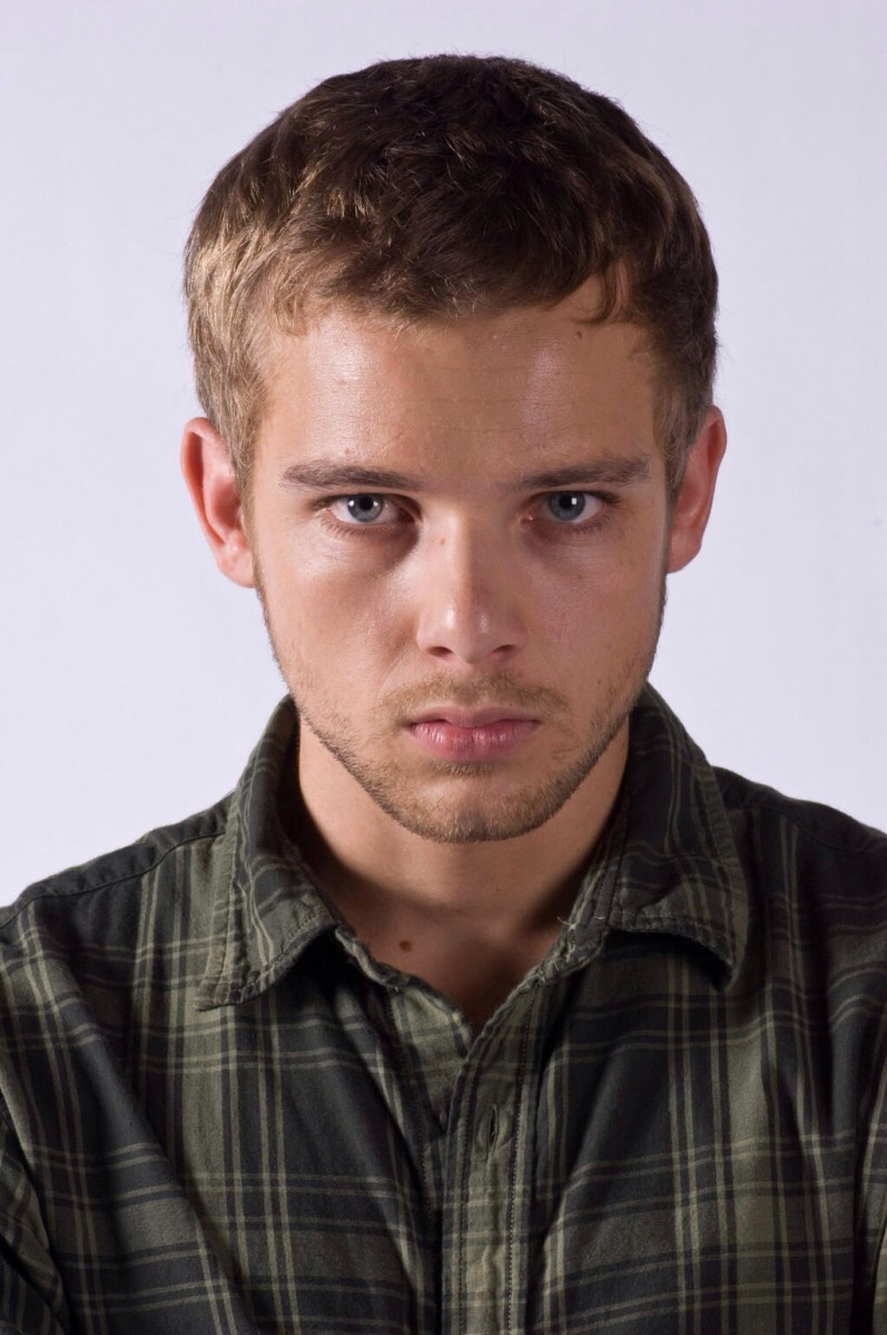 Max Thieriot: pic #1251943