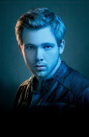 Max Thieriot photo #