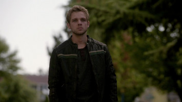 Max Thieriot photo #