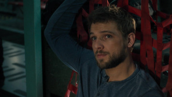 Max Thieriot photo #