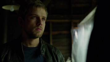 Max Thieriot photo #