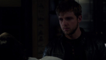 Max Thieriot photo #