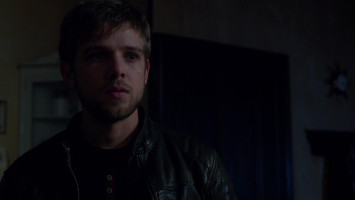 Max Thieriot photo #