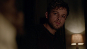 Max Thieriot photo #